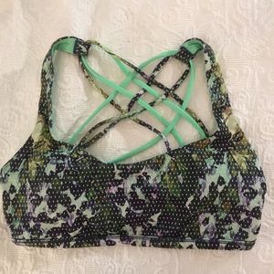Lululemon sports bra